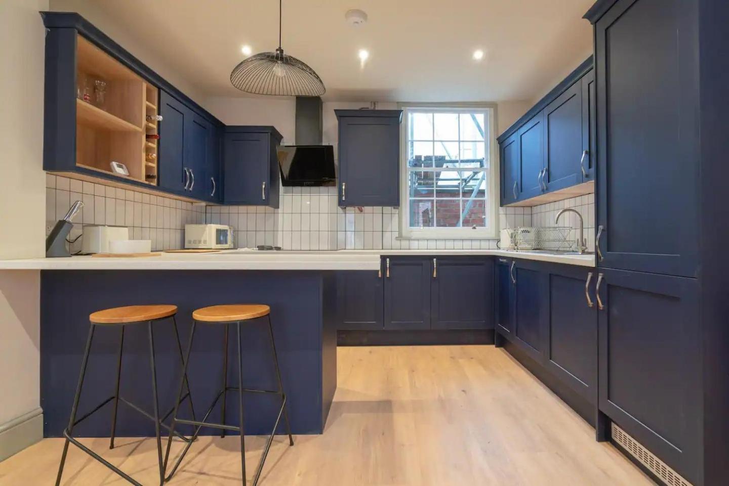 Villa Pass The Keys Stylish Grade II Listed House Cheltenham Exterior foto
