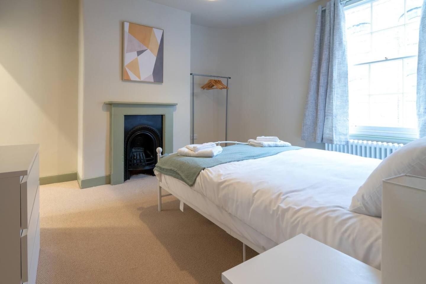 Villa Pass The Keys Stylish Grade II Listed House Cheltenham Exterior foto